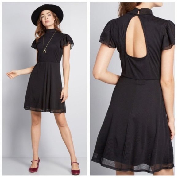 Women's ModCloth Artistic Outing Mock neck Dress - Picture 1 of 10